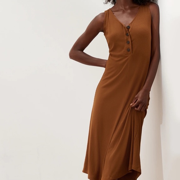 Banana Republic Dresses & Skirts - Banana Republic Knit Ribbed Tank Midi Dress
